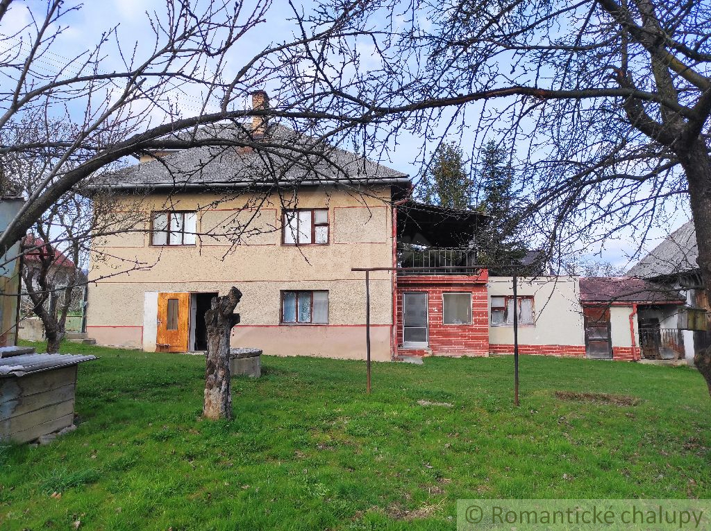 NOVÁ CENA - Väčší rodinný dom s hospodárskou budovou v Kor