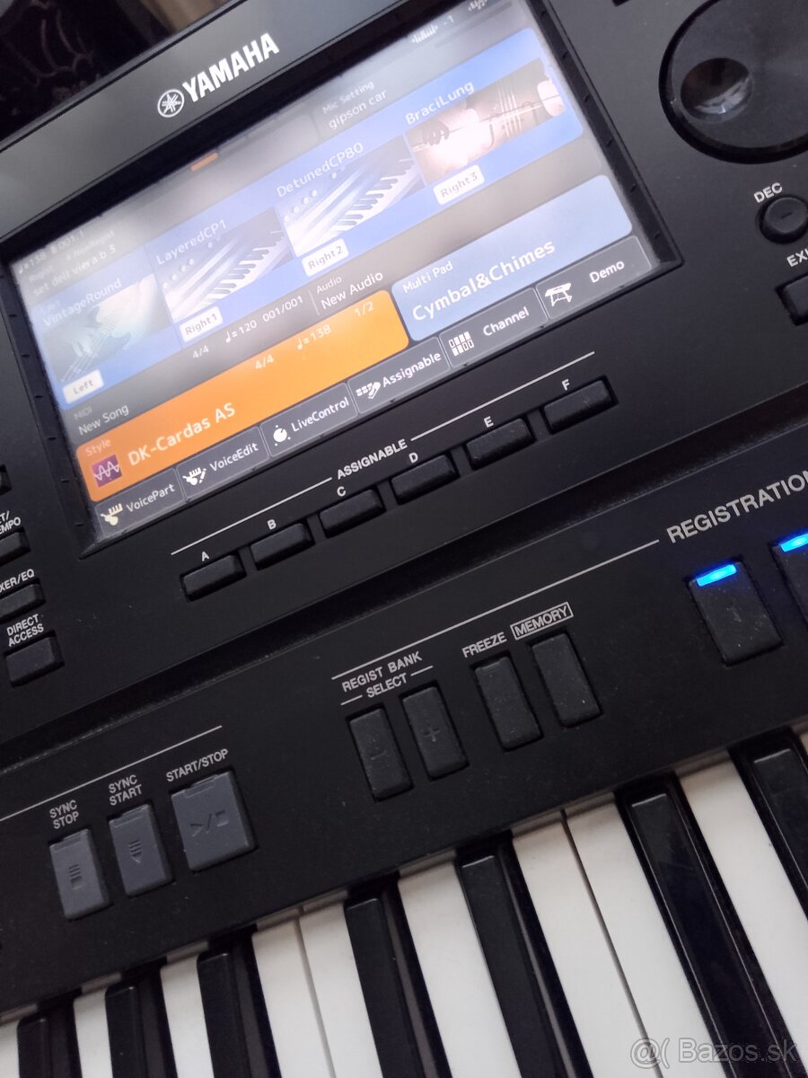 Yamaha psr sx700