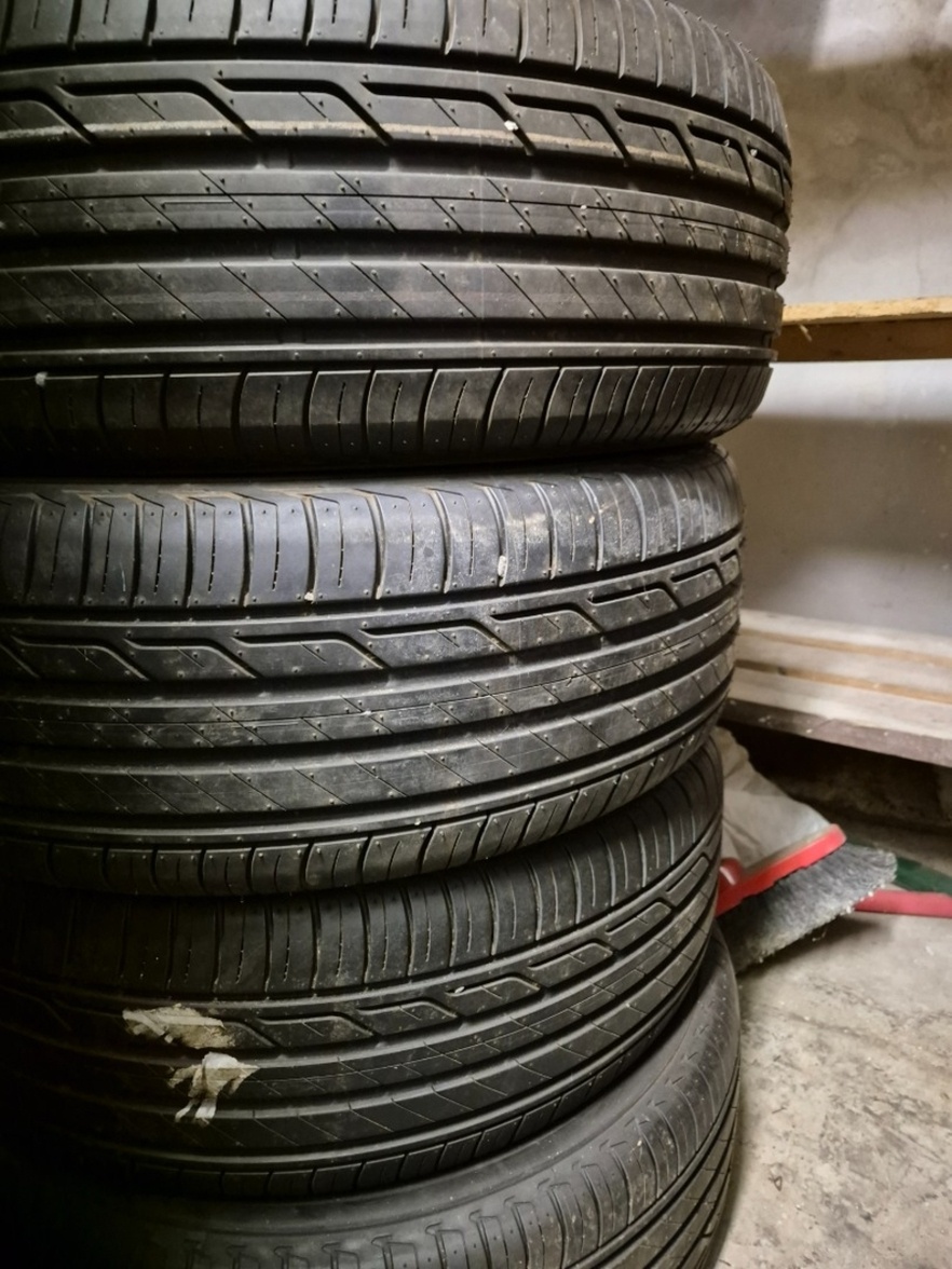 Letní pneu 215/60/16 Bridgestone jak nové