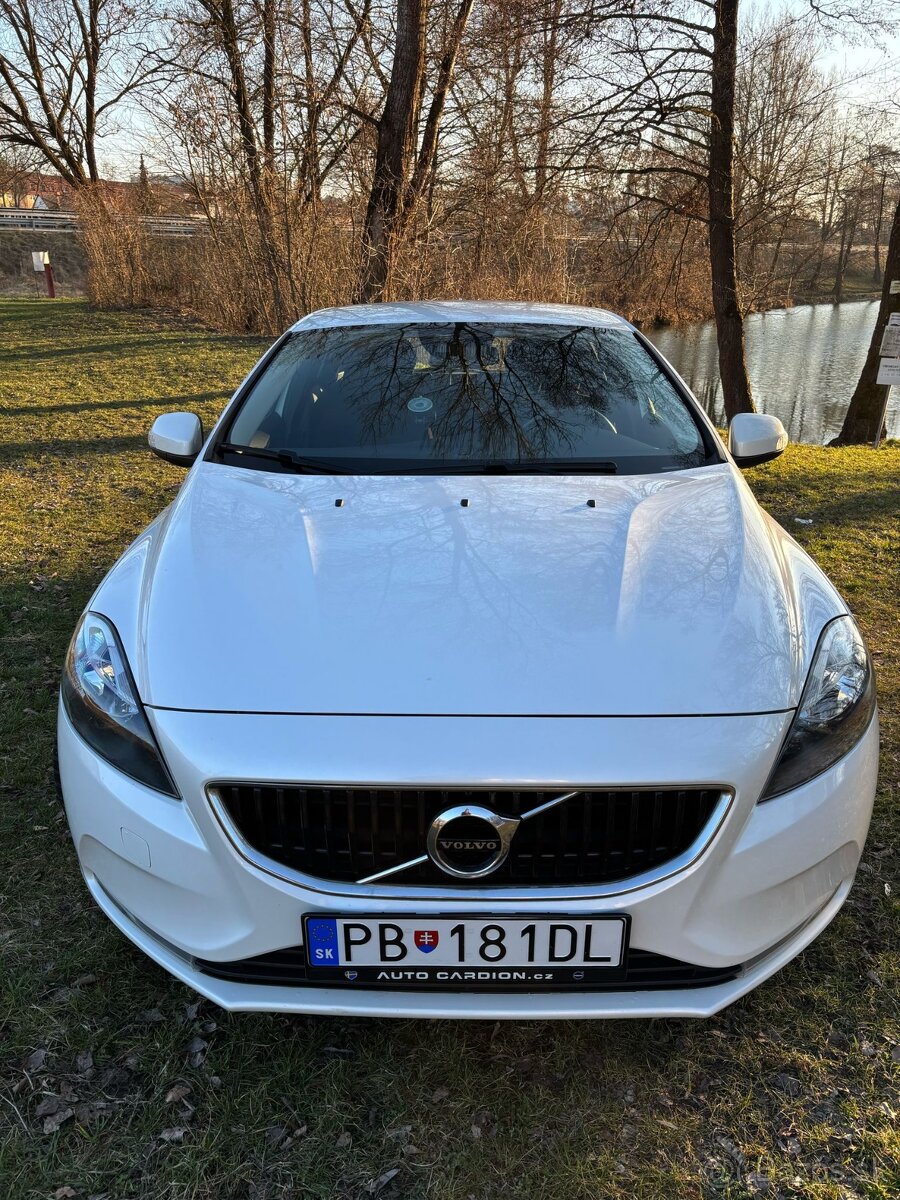 Volvo V40 D2 2.0L 120k Momentum 2017