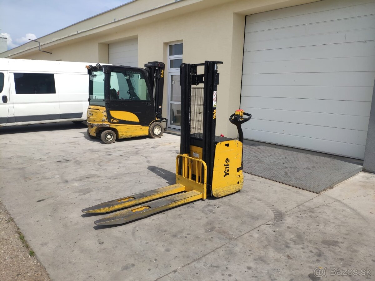 Yale MS14, nosnosť 1 400 kg, vidly dlhé 150 cm
