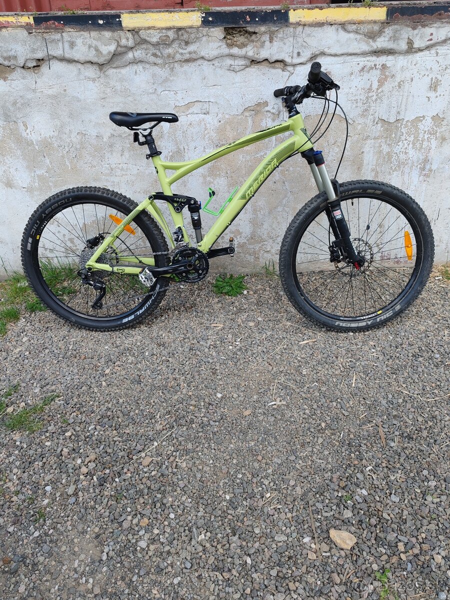 Predám celoodpruzeny bicykel Merida
