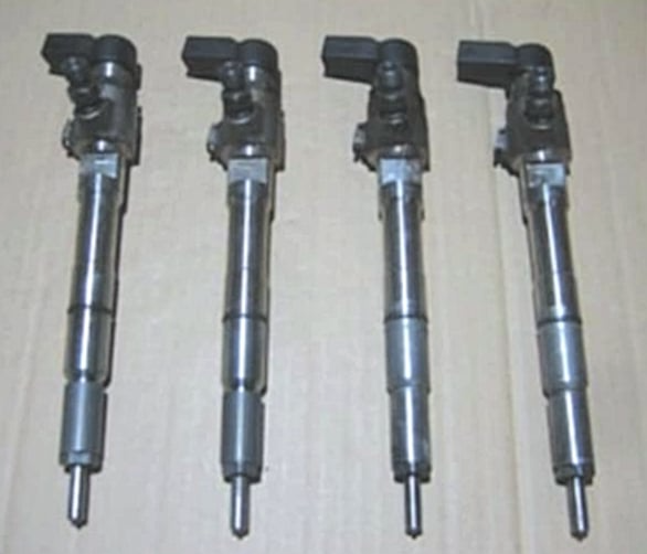 Vstrekovacie trysky 1.6 TDI CAY 03L 130 277B