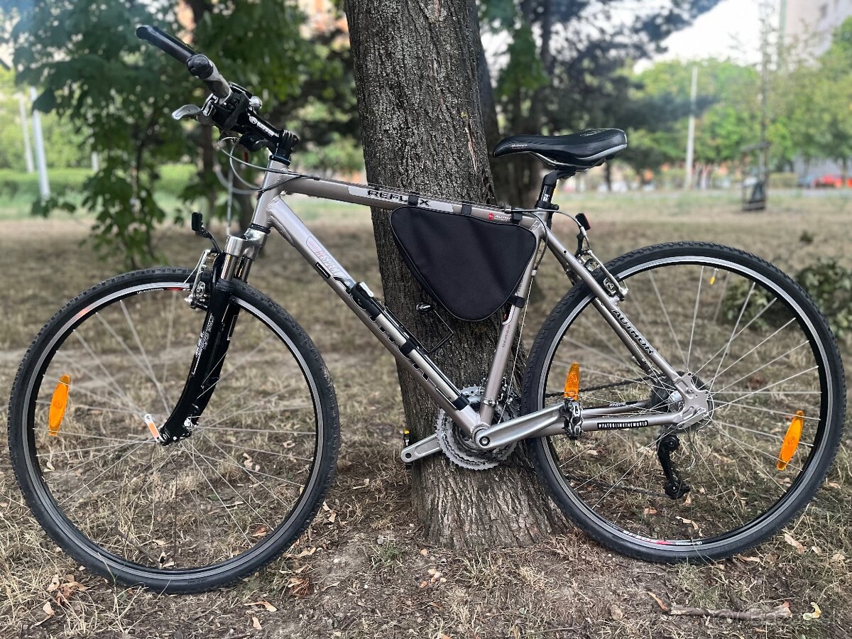 Author Bicykel  26 + doplnky