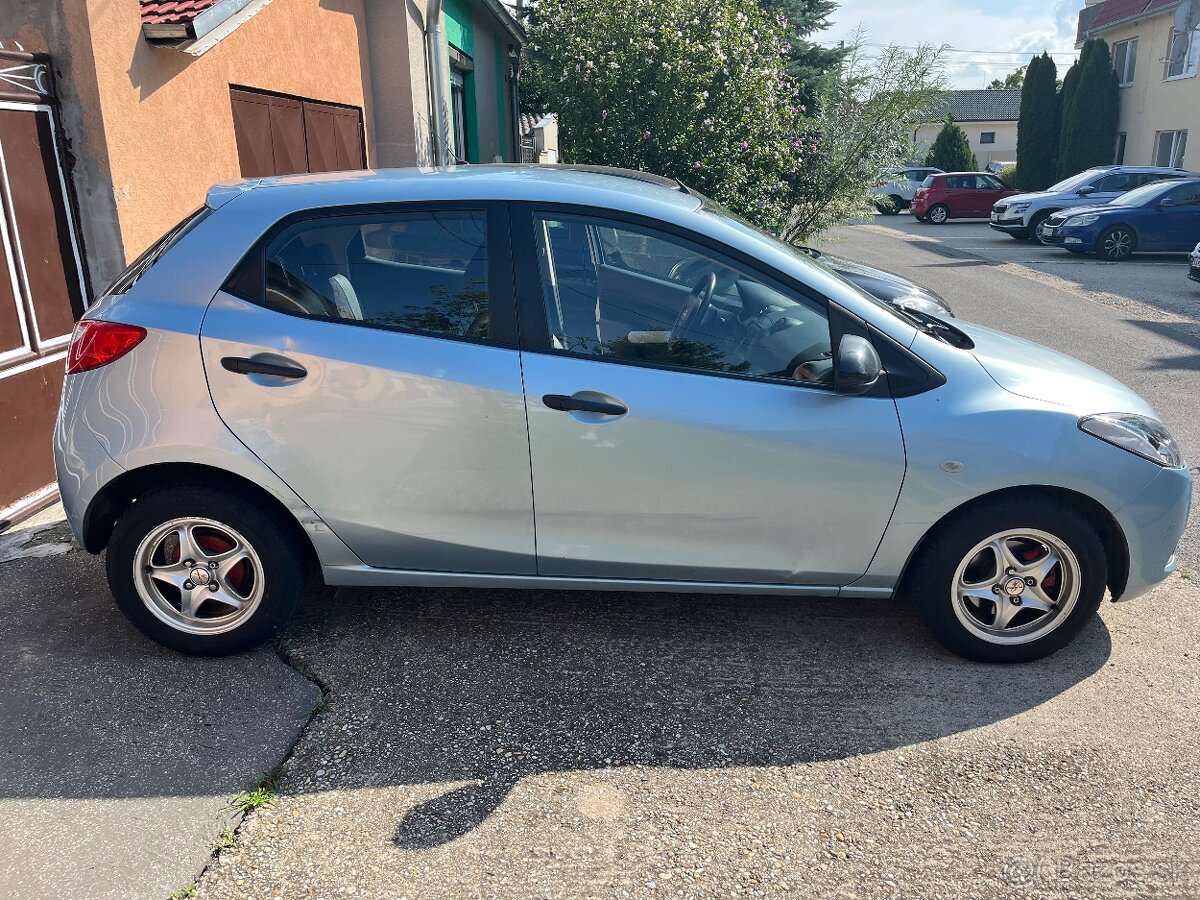 Mazda 2, 1.3l (2008) hatchback - 140000km