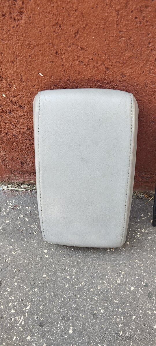 Laktova opierka Octavia 2