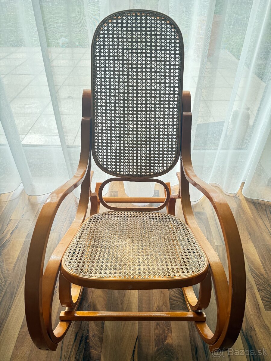 Hojdacie kreslo Thonet štýl