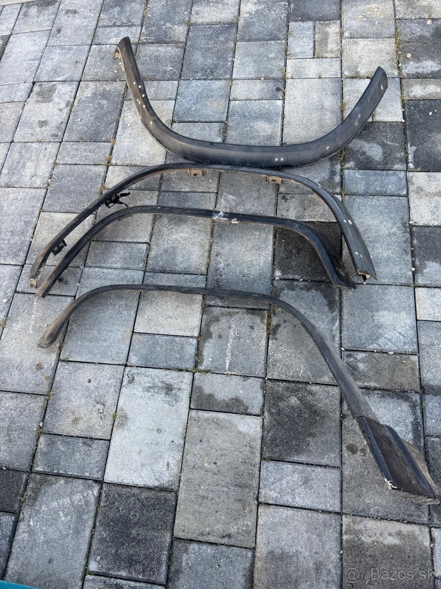 Povodne plastove Lemy Nissan Patrol y60 wagon