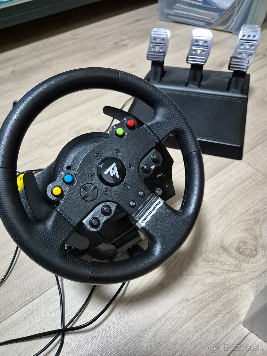 Volant Thrustmaster TMX Pro a T3PA pedále