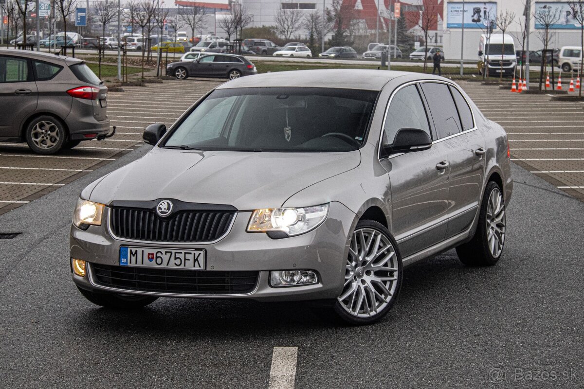 Škoda Superb 3.6 FSI V6 4x4 Elegance DSG/ AJ NA SPLÁTKY