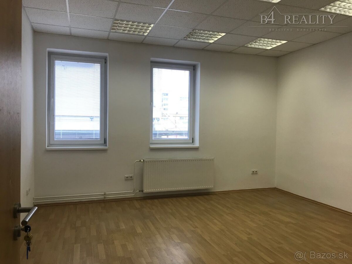 Kancelária na prenájom, 25 m2, Trenčín, ul. Gen. M.R.Štefáni