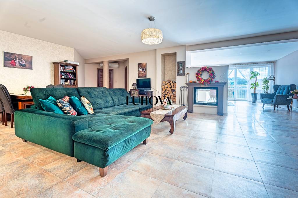 JEDINEČNÝ, NADŠTANDARDNÝ 4-izbový byt