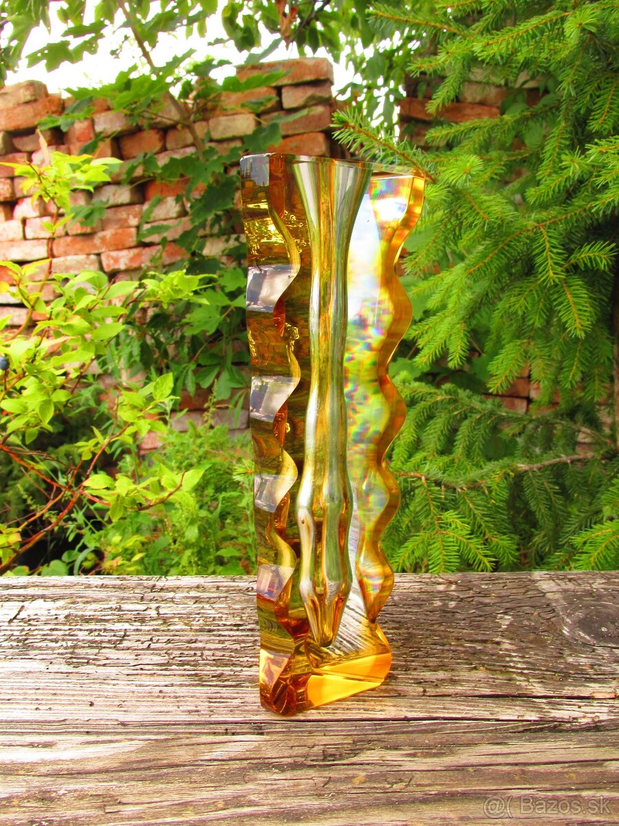 Sklenená váza Oldrich Lipský, Borské sklo