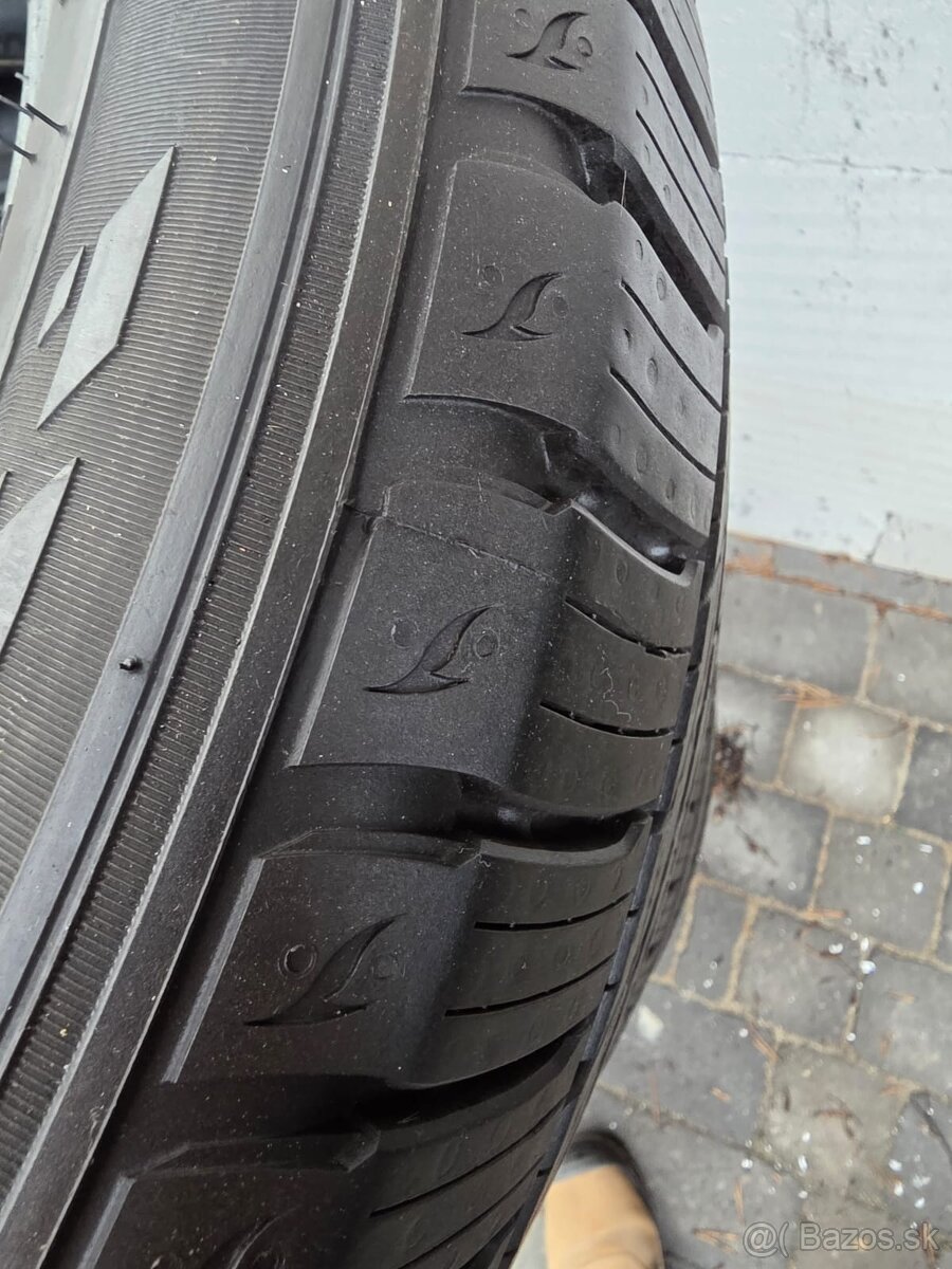 KUMHO CRUGEN PREMIUM KL33 255/50 R 20 105H