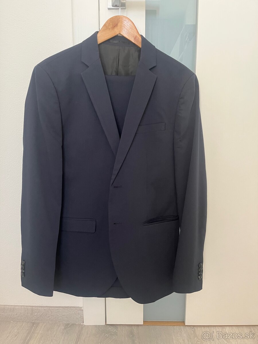 Predám chlapčenský oblek Jack&Jones