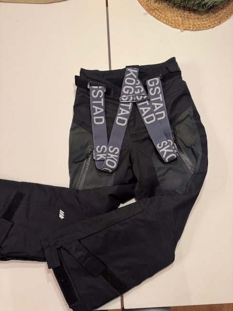 Detská lyžiarska bunda + lyžiarske nohavice