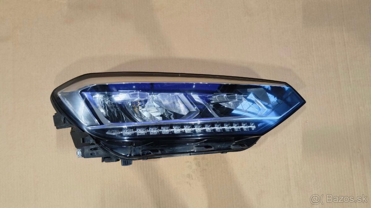 Volkswagen Touran Svetlo