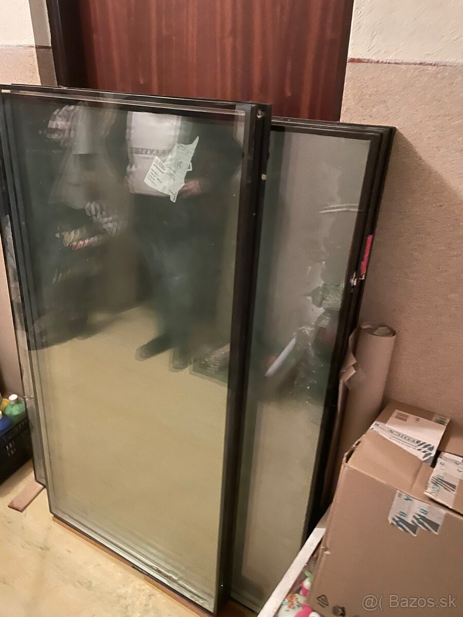 Darujem skla z plastových okien