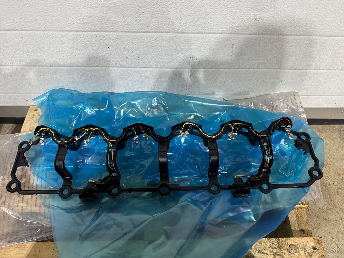 Tesnenie, veko Volvo