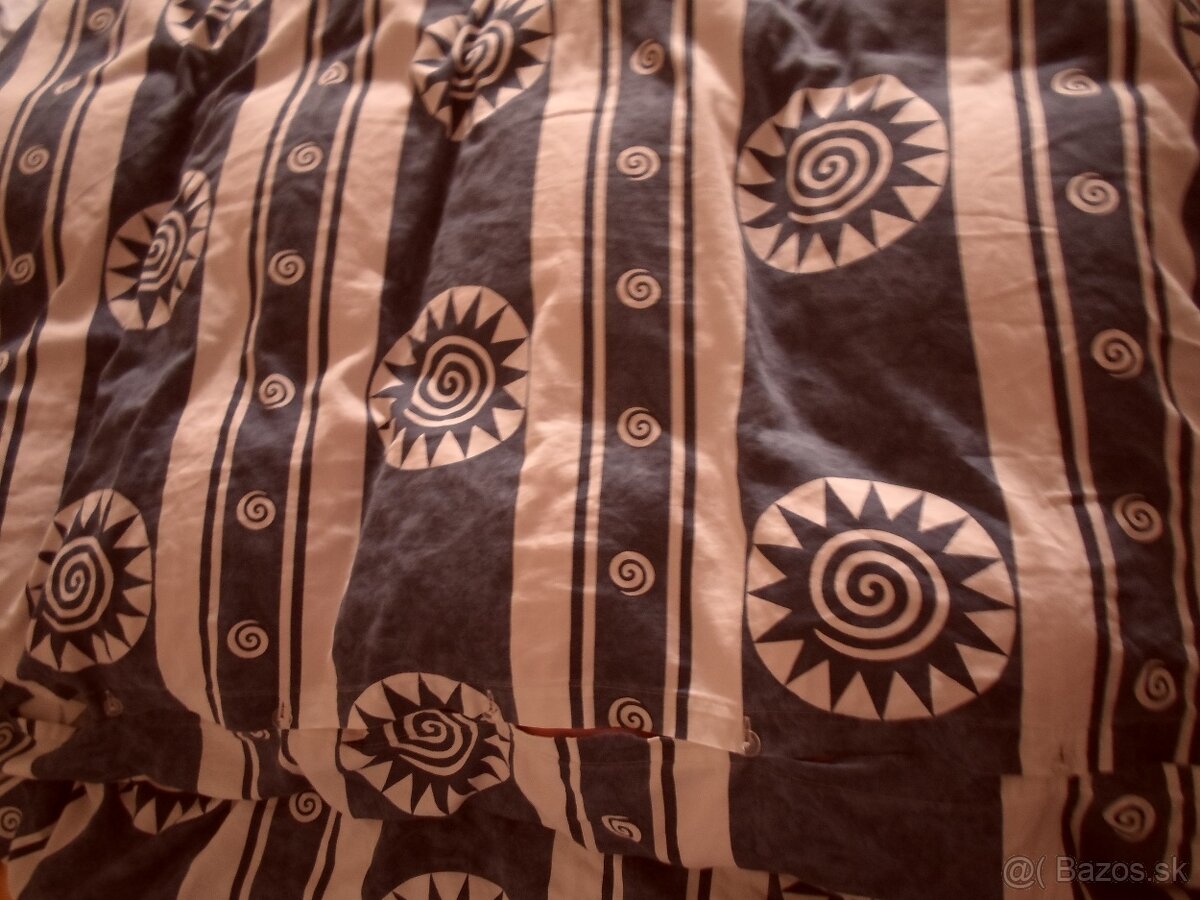 Kvalitné postelné obliečky vzorované