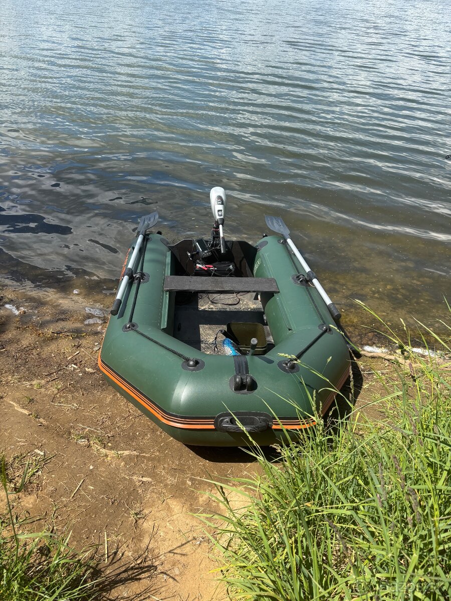 Cln Kolibri 260, motor, sonar, baterka