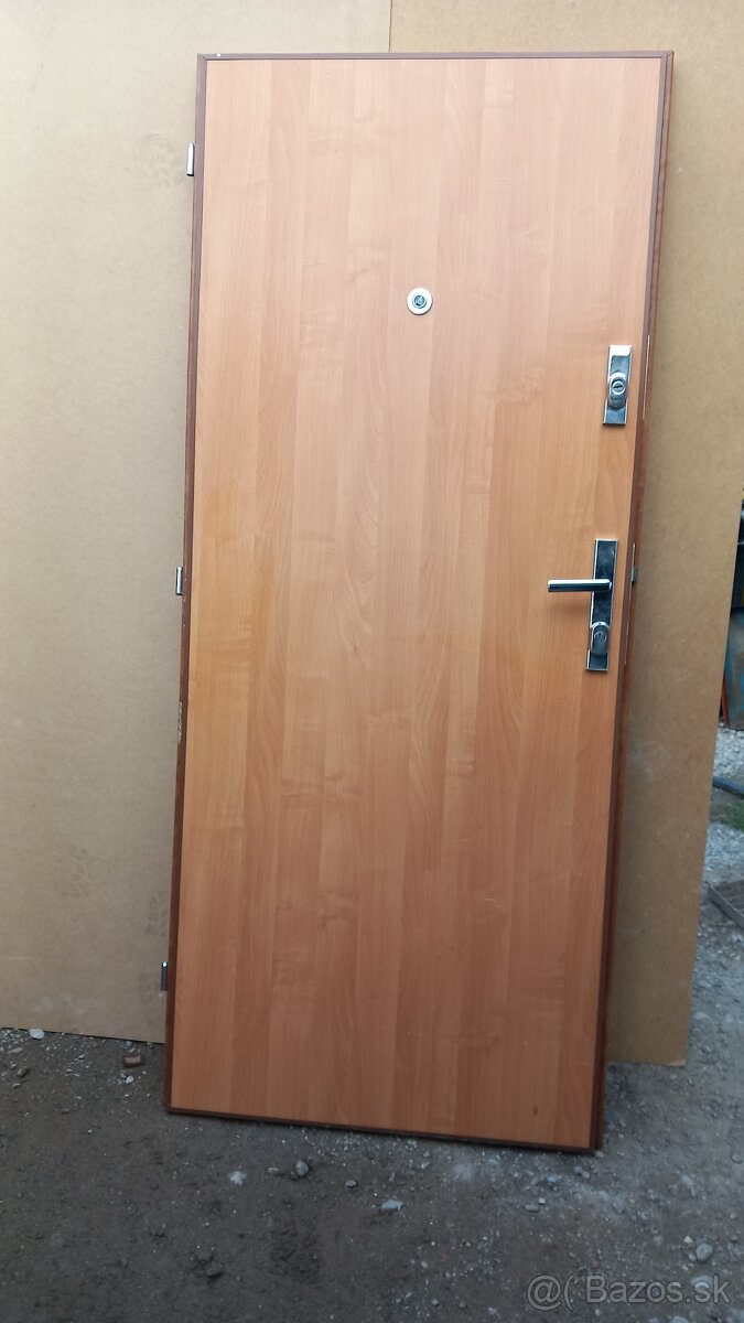 Bezpečnostne bytove dvere