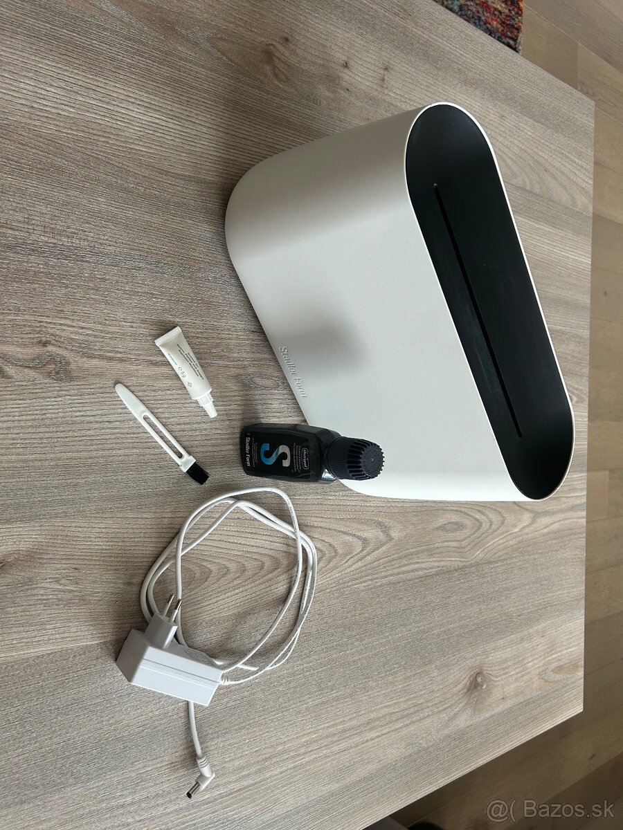 Aromadifuzer a zvlhčovač vzduchu Stadler Form Ben biely