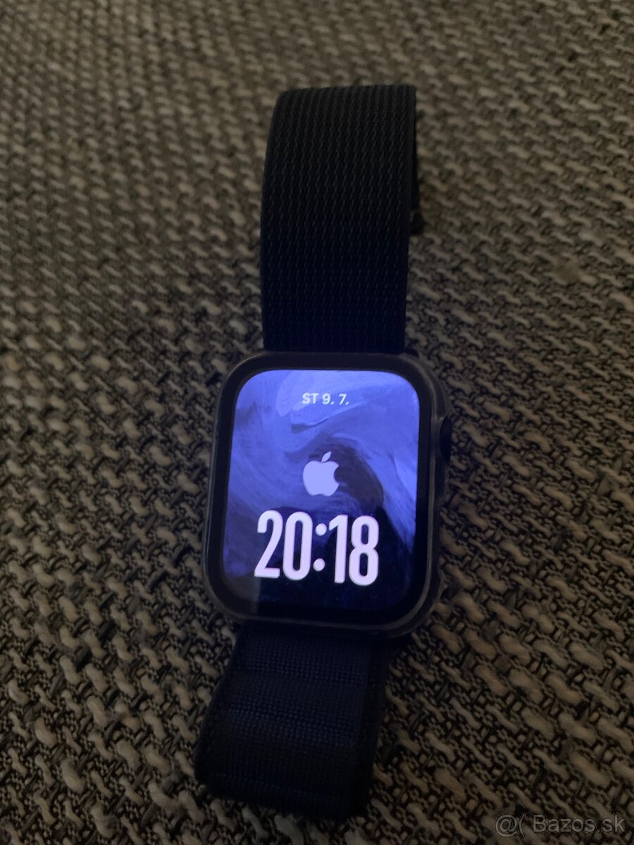 PREDÁM APPLE WATCH 9 45mm