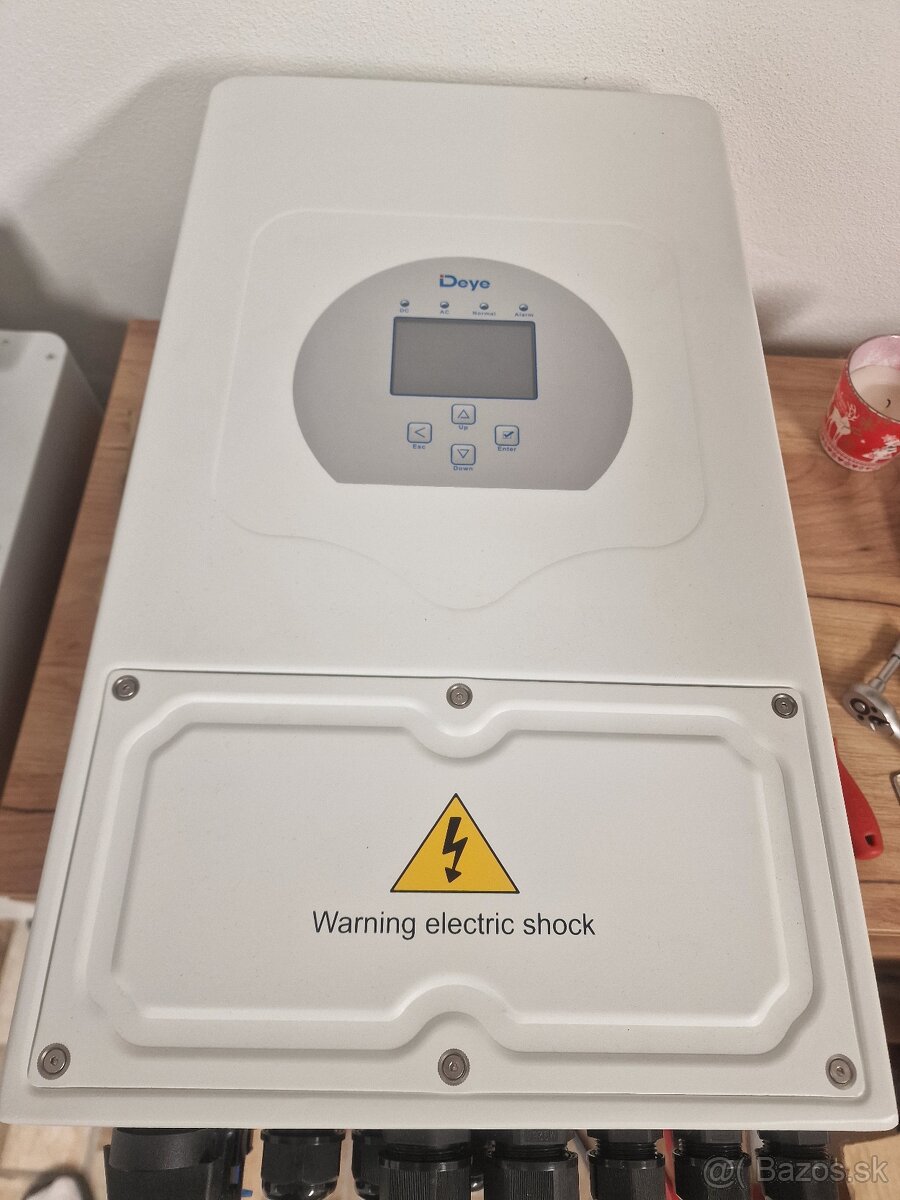 Hybridný solárny menič Deye SUN-6k-SG03LP1-EU 6 kW, 1 fázový