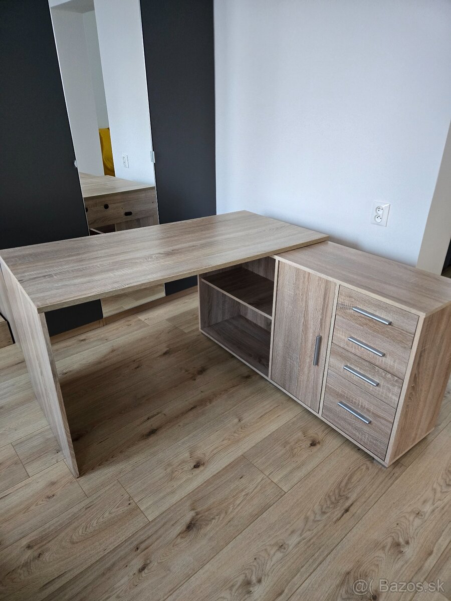 Stolík