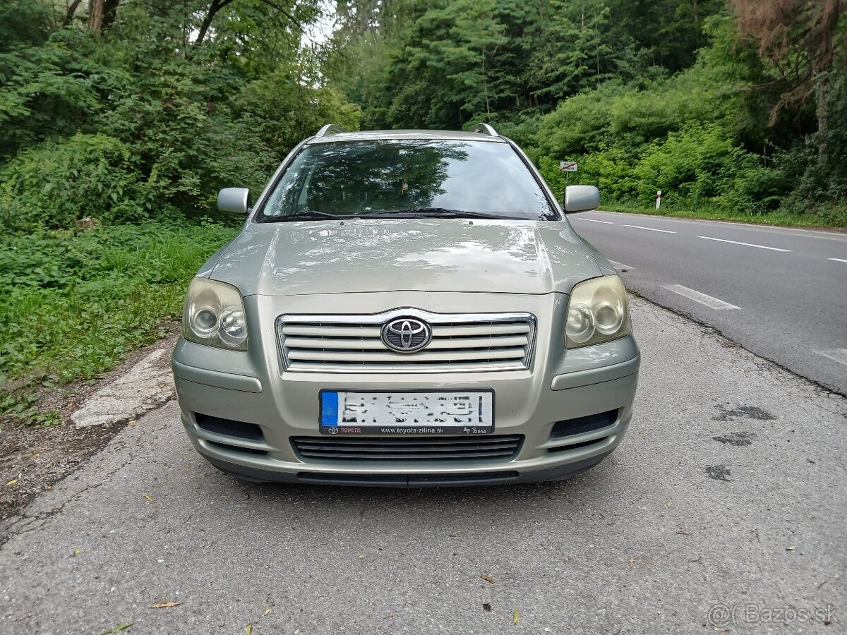 Predám Toyotu Avensis Combi -