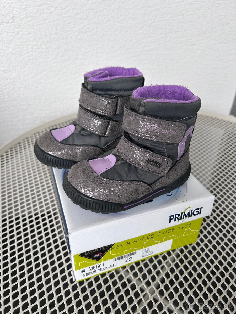 Dievčenské zimné topánky Primigi v. 22