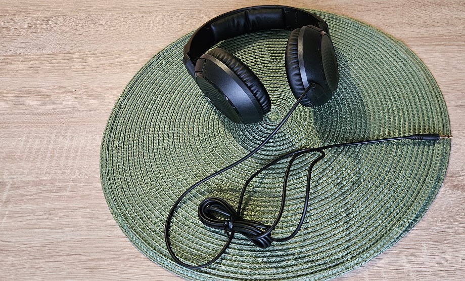 Sennheiser HD200 Pro