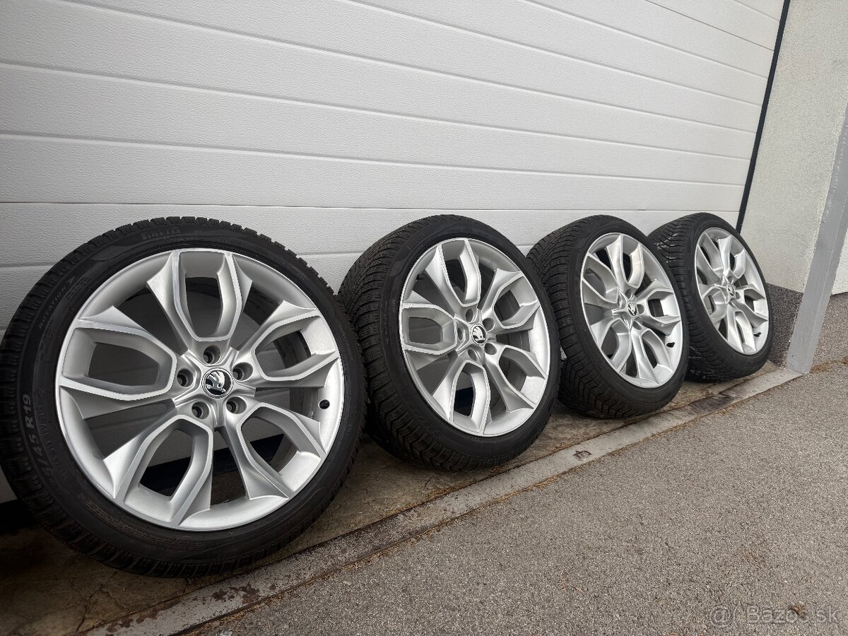 ORIGINAL ŠKODA KAROQ DISKY 5x112 R19 225/45 R19 ZIMA PIRELLI