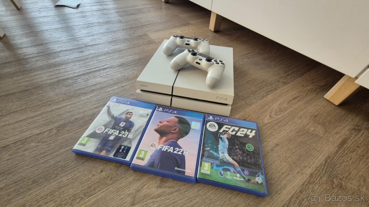 Playstation 4 500gb, 2x ovládač, 3x FIFA