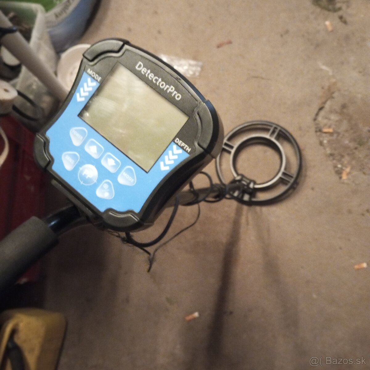 Detektor kovov MD8010