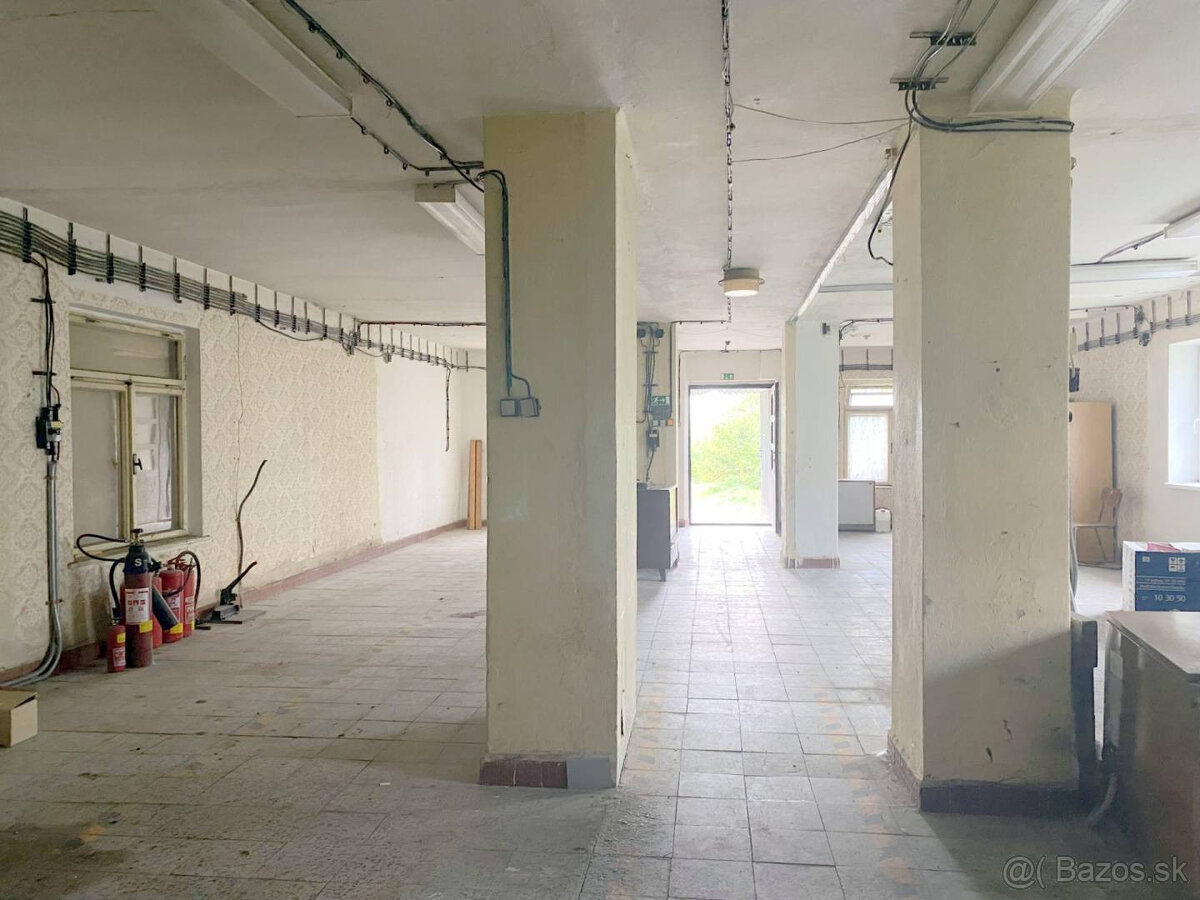 Komerčná budova - Ilava - centrum mesta