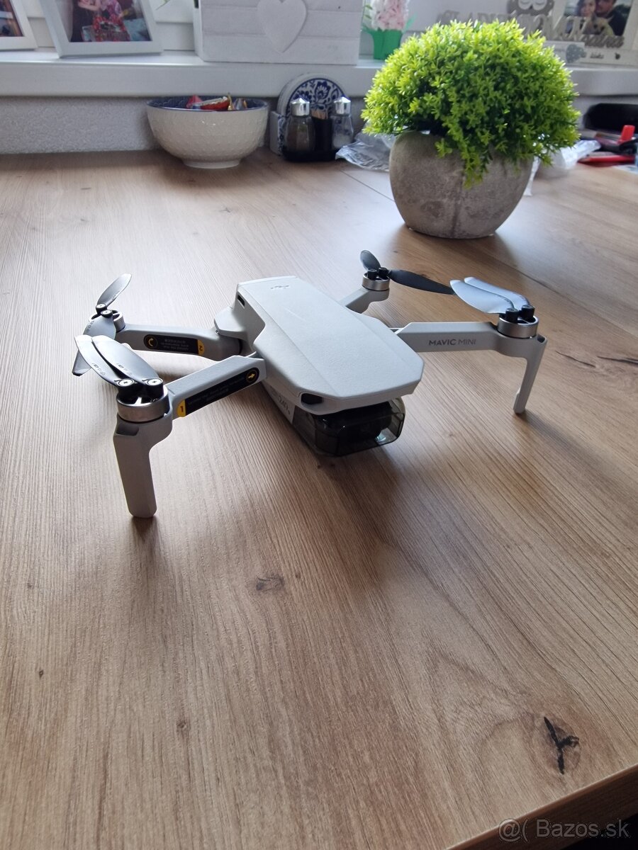 Predám dron mavic mini fly