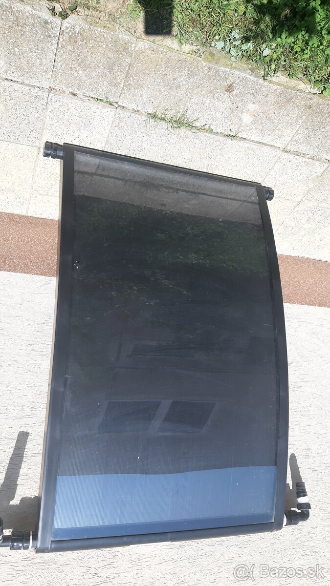 Slnečný panel k bazenu