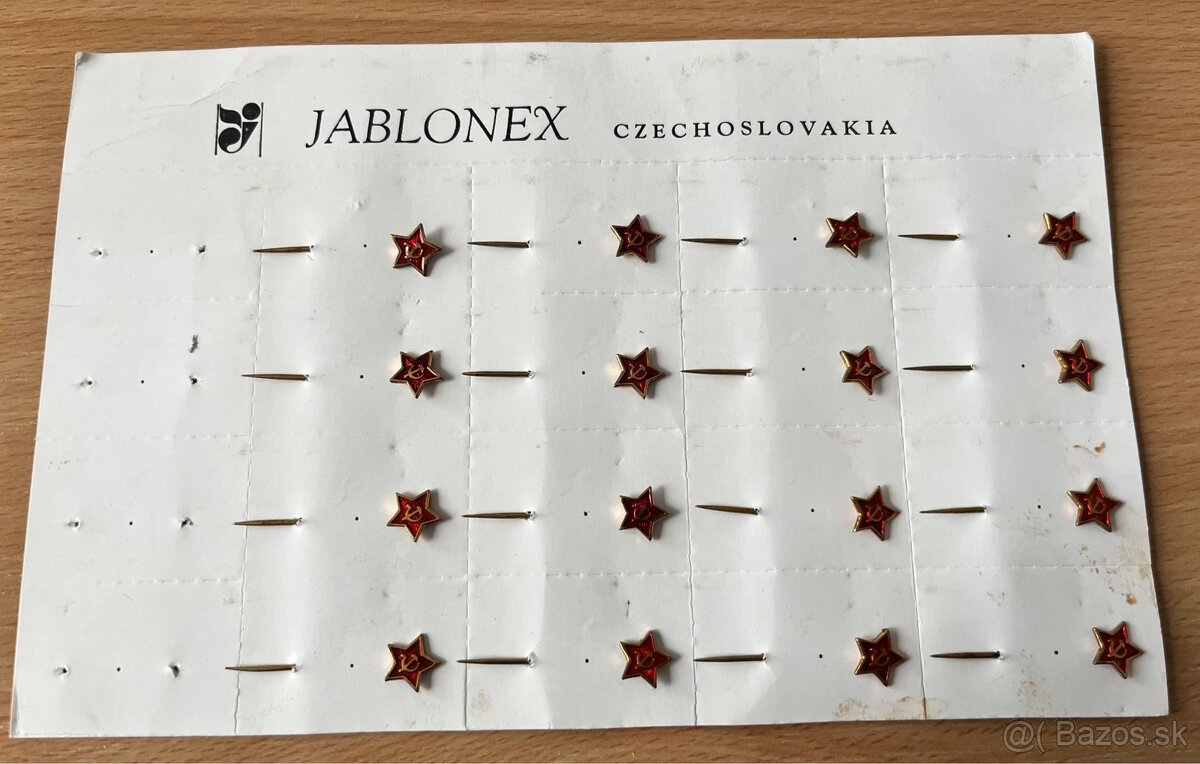 Plato odznakov červených komunistických hviezdičiek