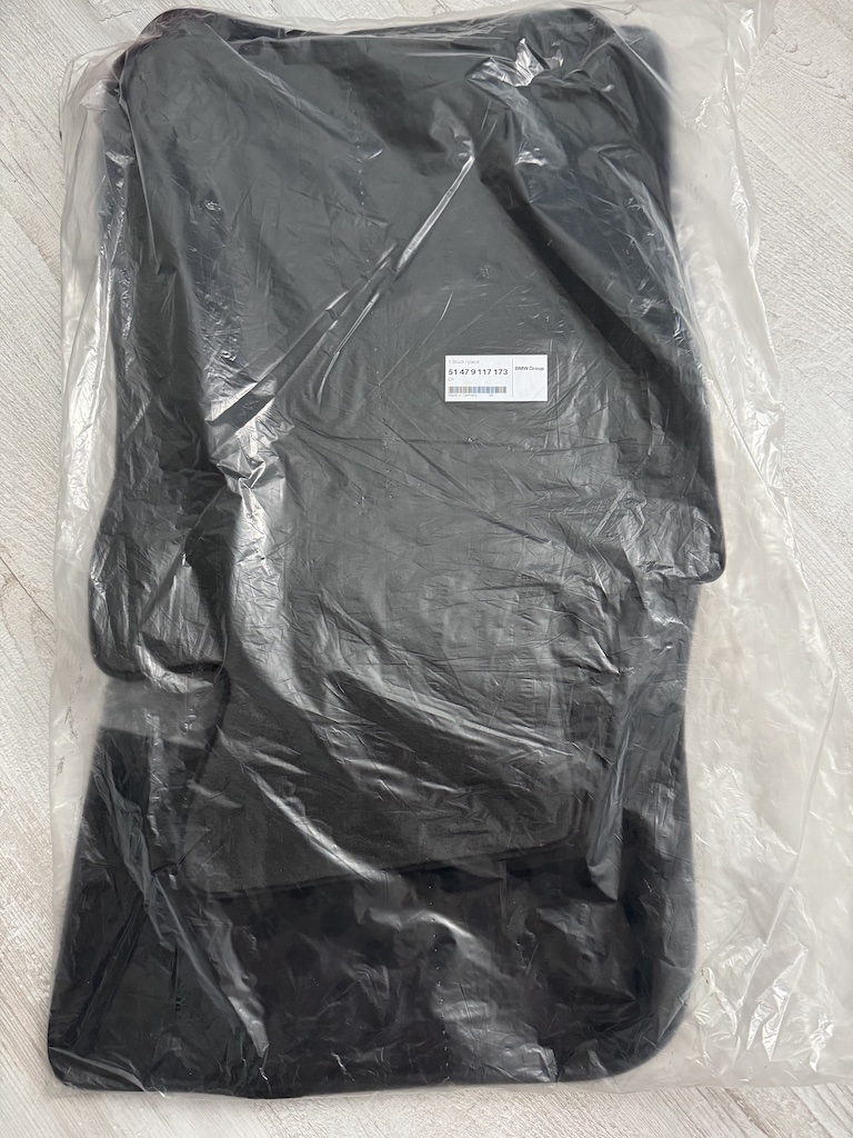 BMW 5er (E60, E61) rohoze / koberce orig. nove