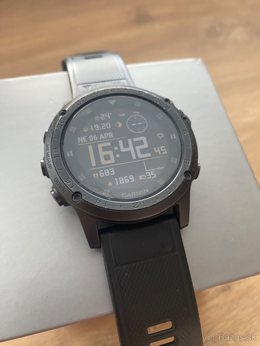 Hodinky Garmin Tactix Charlie