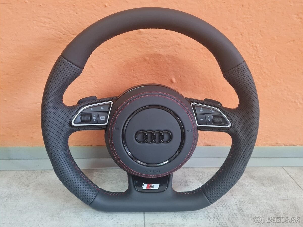 AUDI MULTIFUNKCNY VOLANT S AIRBAGOM A PADLAMI, červená niť