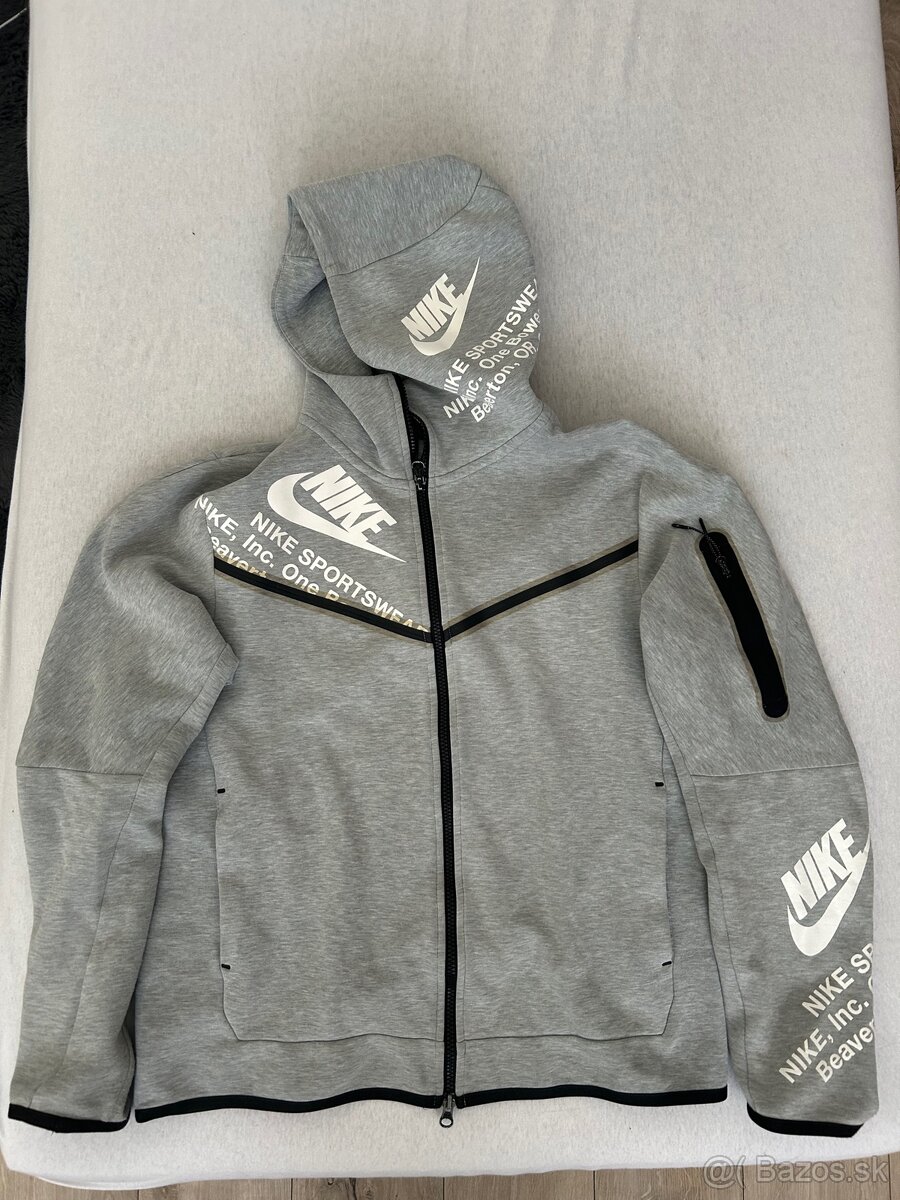 Nike tech