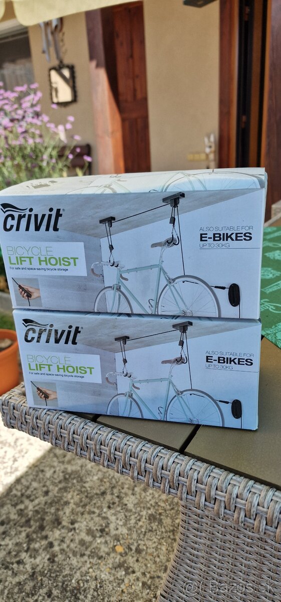 Stropny drziak na bicykel