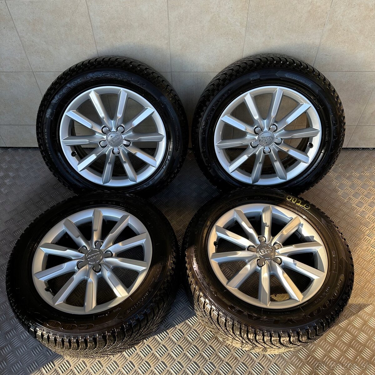 R17 Audi Q3 Q5 Tiguan Karoq Bridgestone 255/55/17 8mm DOT21