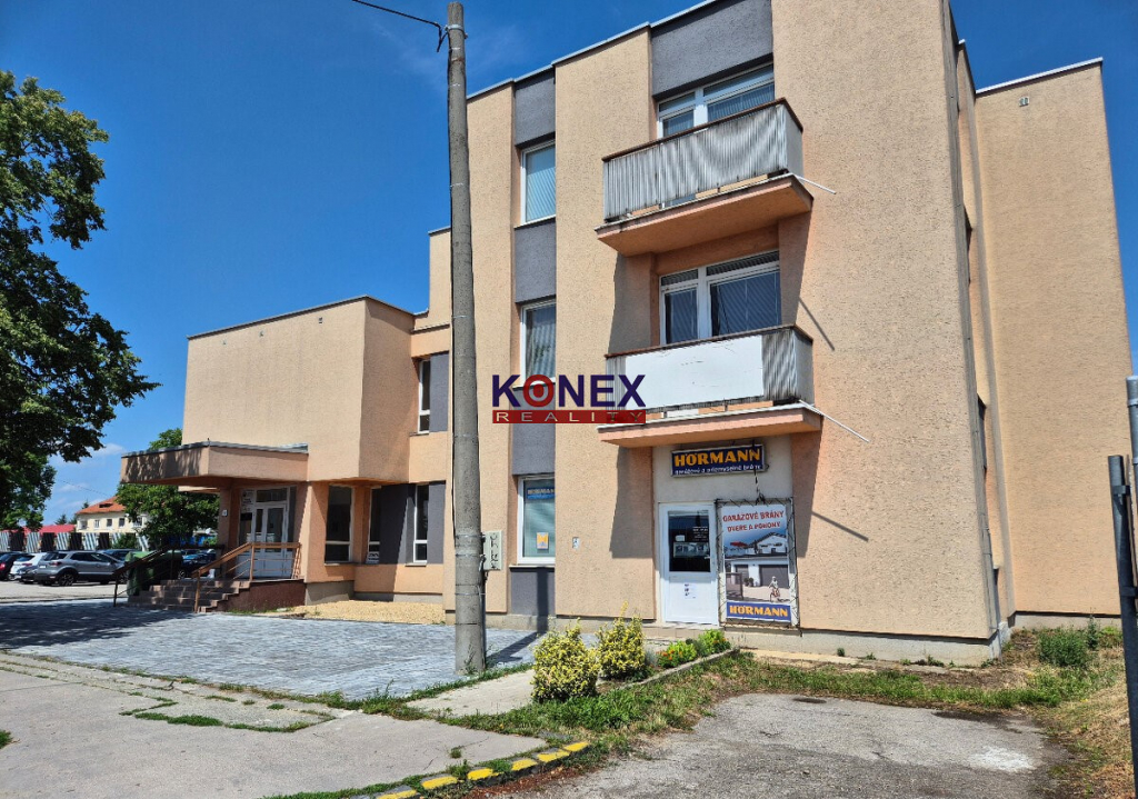 Prenájom obchodného priestoru/kancelárie – Michalovce, ul. H