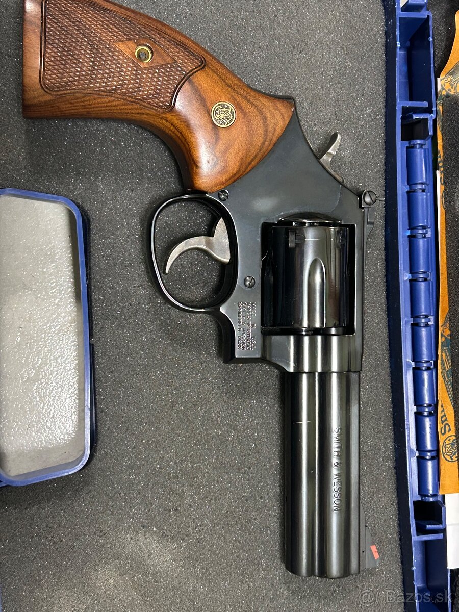 Revolver Smith & Wesson 586-8