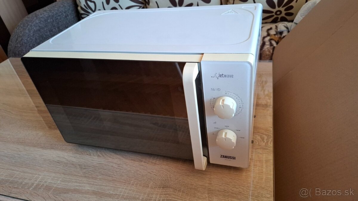 mikrovlnná rúra Zanussi