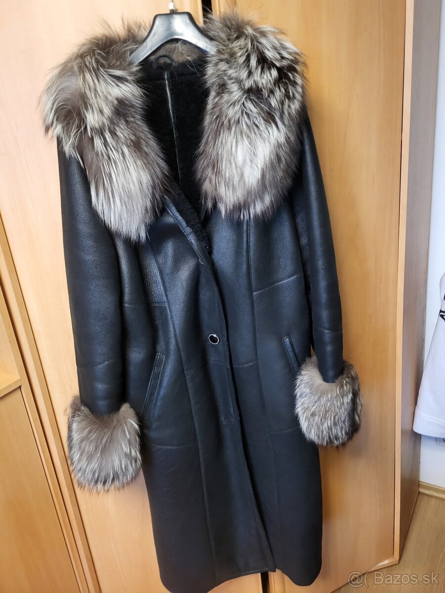 Predám krásny a kvalitný kabát s kožušinkov líšky